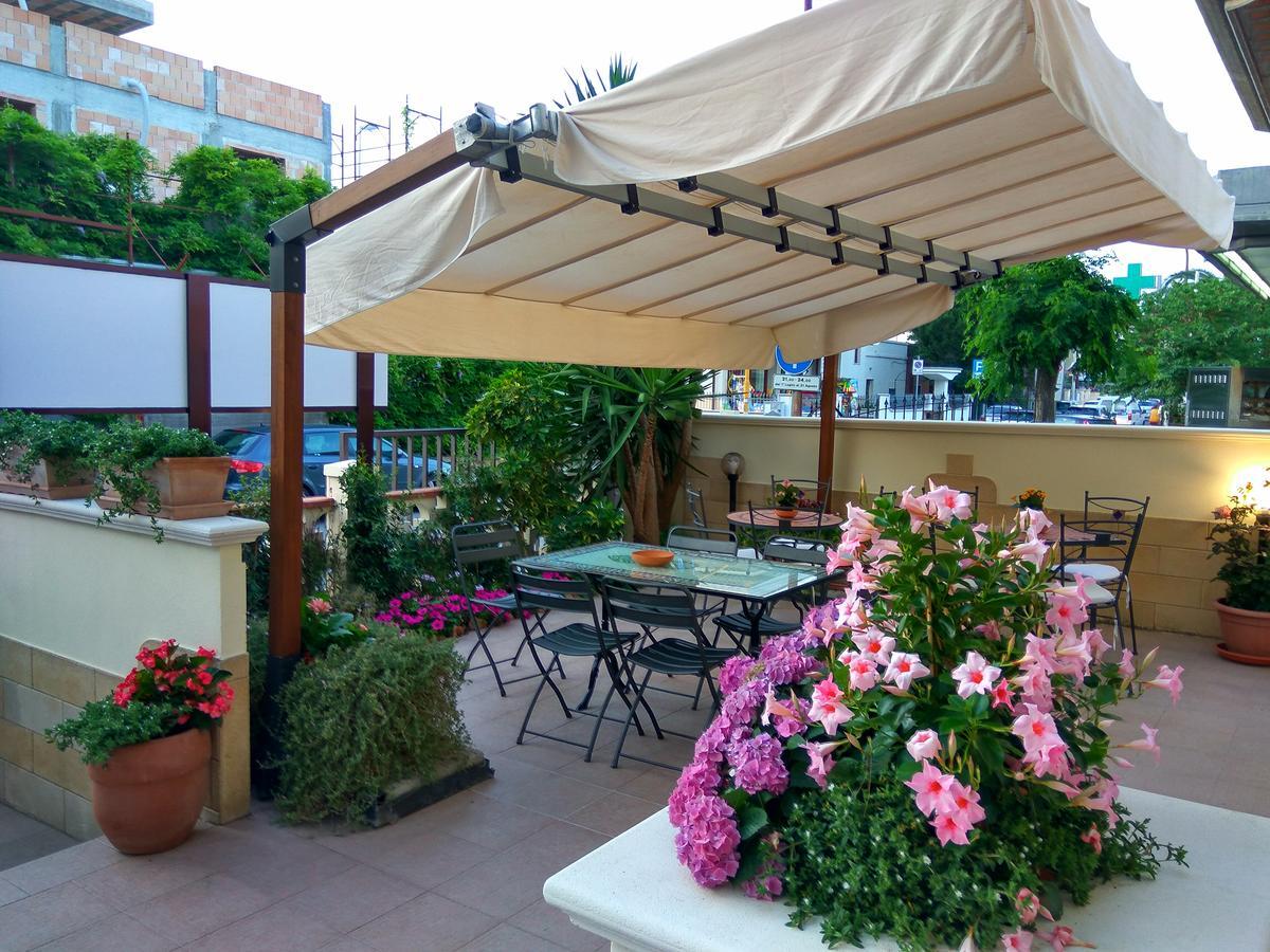 לינה וארוחת בוקר Marina di Ginosa Le Camelie מראה חיצוני תמונה